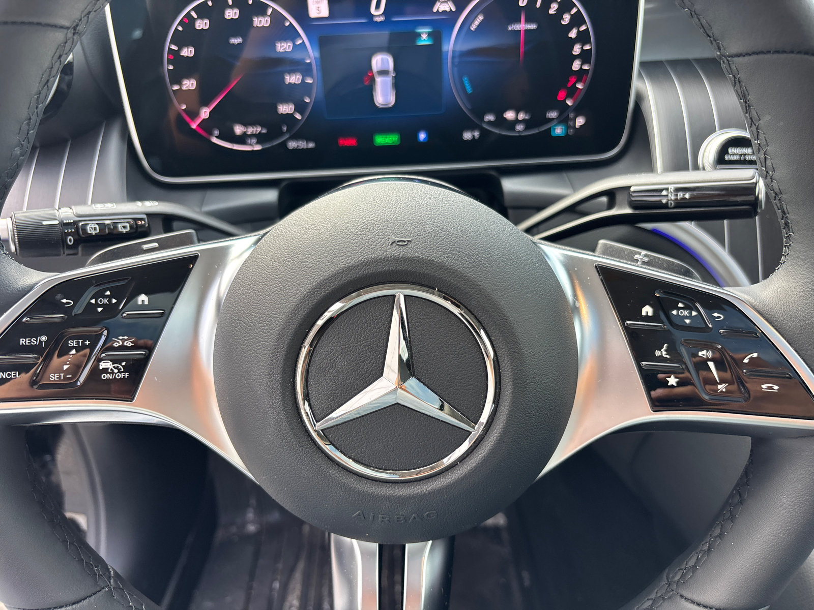 Used 2025 Mercedes-Benz GLC 350e 4MATIC image 16