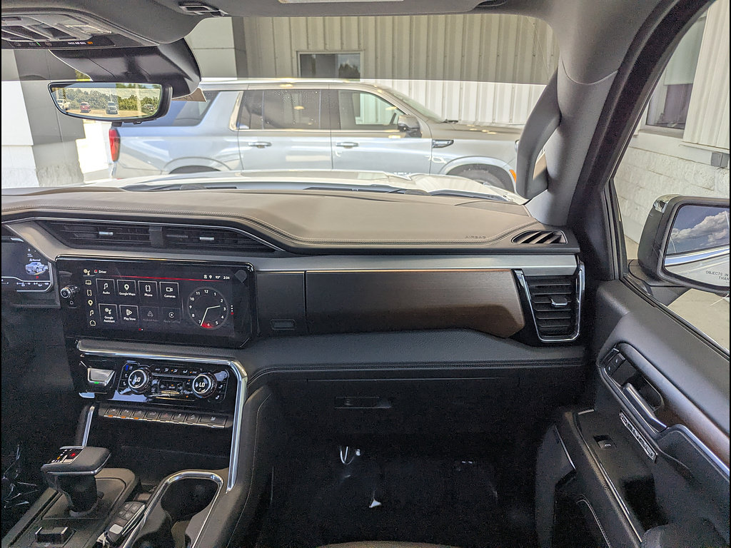 Used 2024 GMC Sierra 1500 Denali AWD/4WD image 4