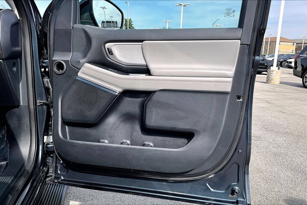 Certified 2025 Ford Expedition Active AWD/4WD image 23