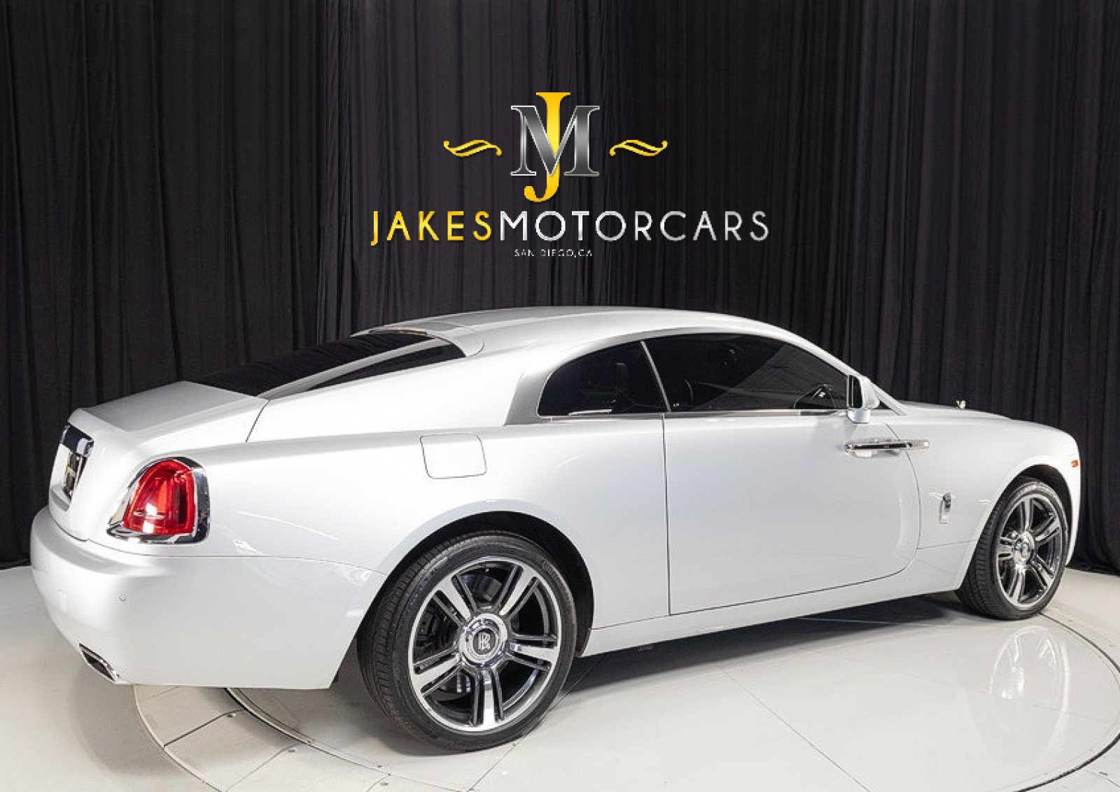 Used 2016 Rolls-Royce Wraith RWD image 11