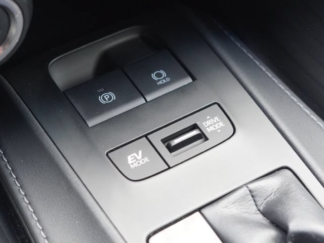 Used 2023 Toyota Venza Nightshade AWD/4WD image 31