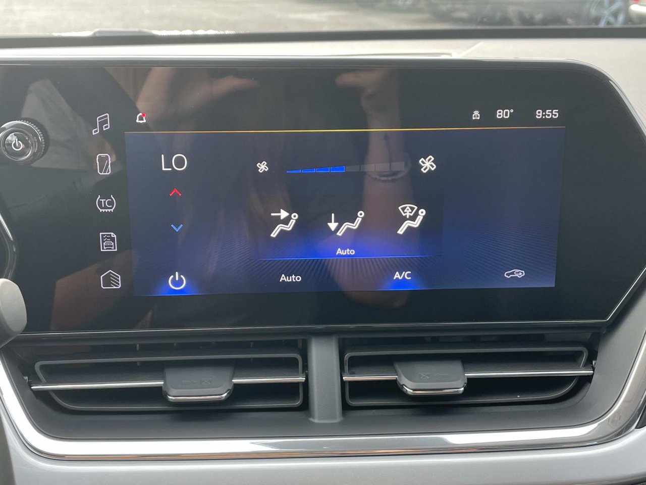 New 2026 Chevrolet Trax LT w/ LT Convenience Package FWD image 27