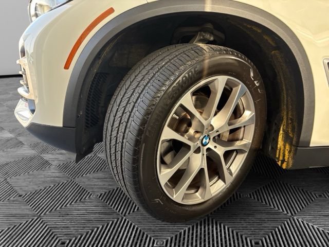 Used 2019 BMW X5 xDrive40i w/ Convenience Package AWD/4WD image 29