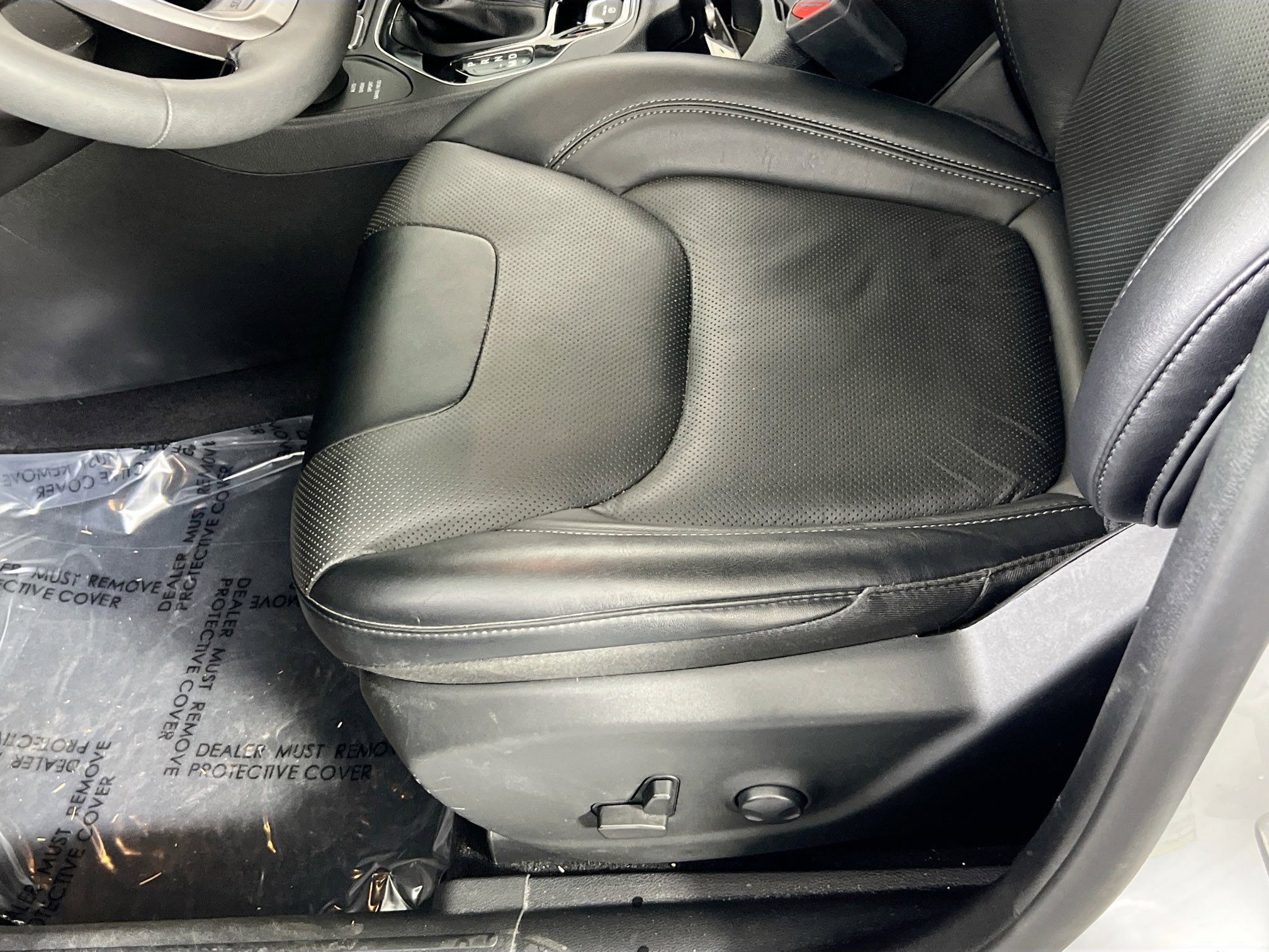 Used 2022 Jeep Cherokee Limited image 18