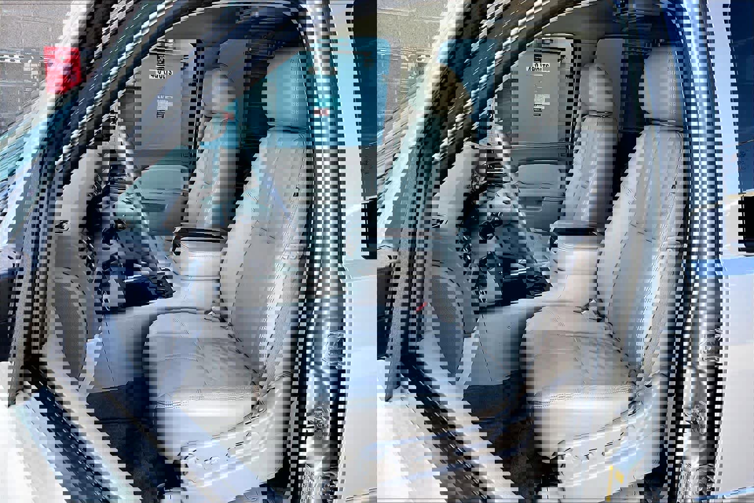 Used 2010 Chevrolet Suburban LT image 7