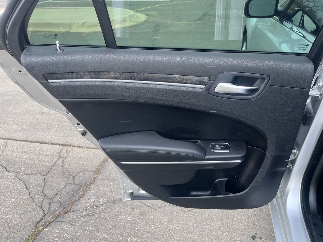 Used 2012 Chrysler 300 C image 23