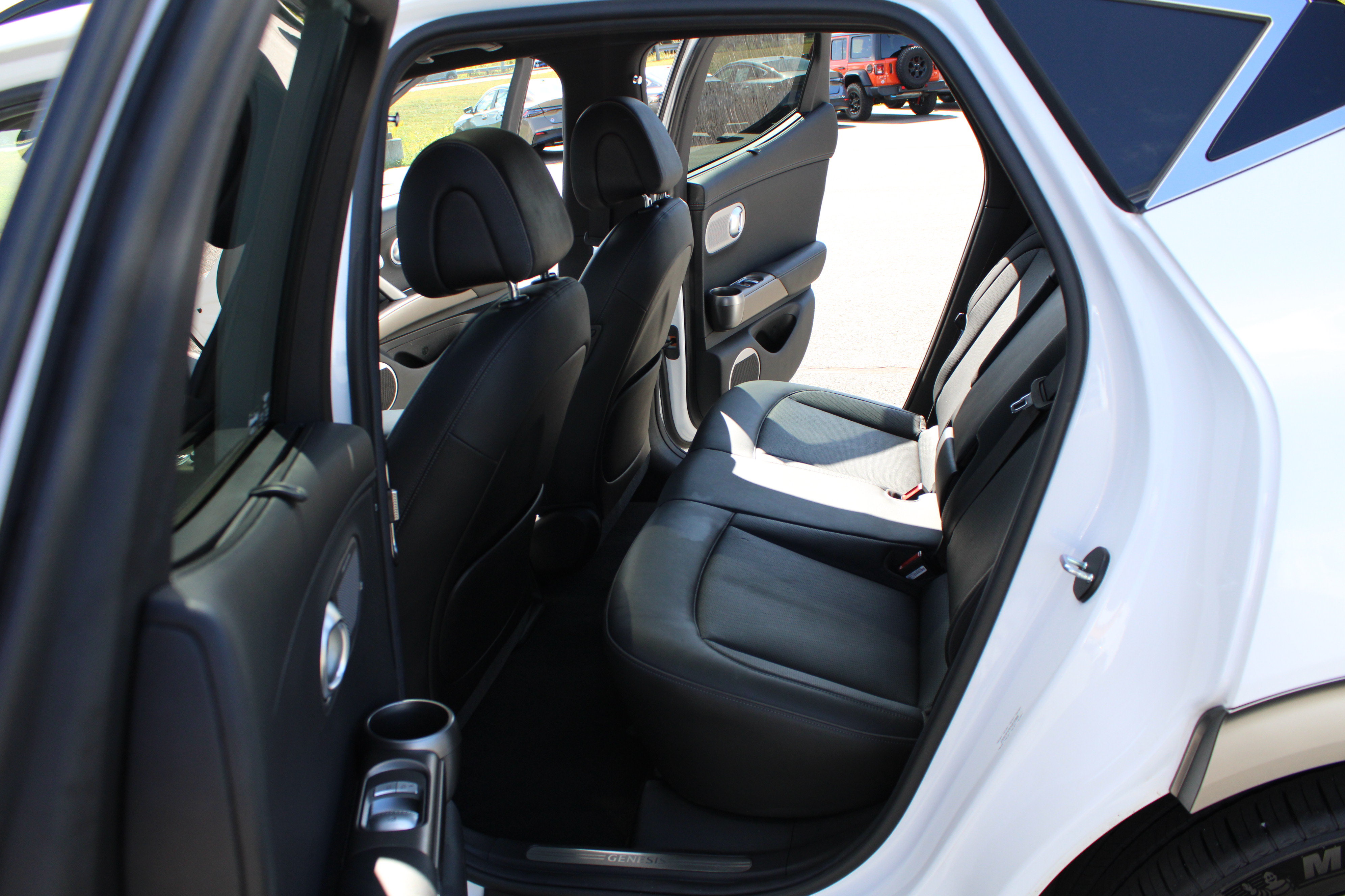 Used 2023 Genesis GV60 Advanced AWD/4WD image 19