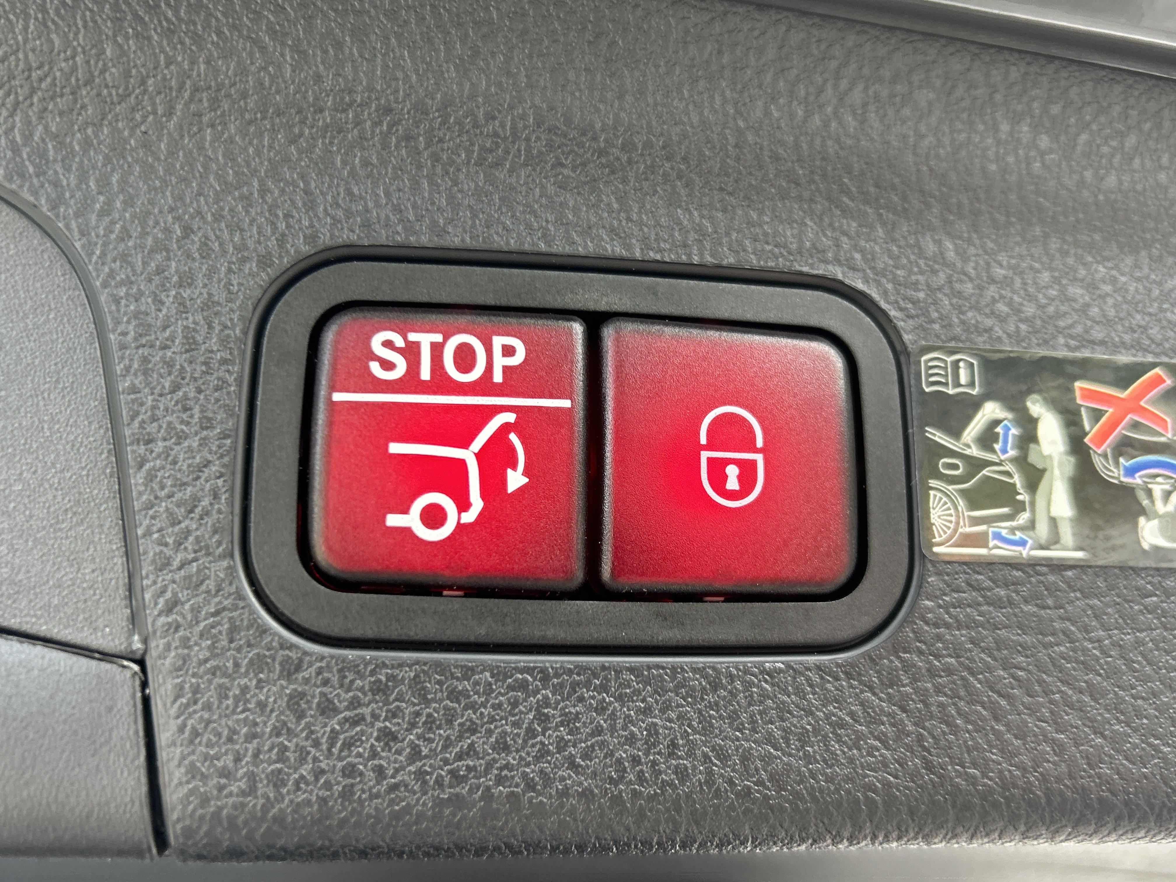 Certified 2025 Mercedes-Benz GLE 580 4MATIC image 11