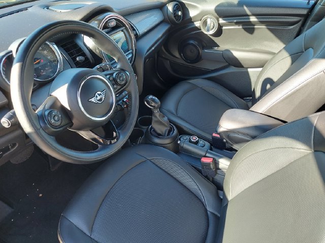 Used 2019 MINI Cooper 4-Door Hardtop FWD image 9