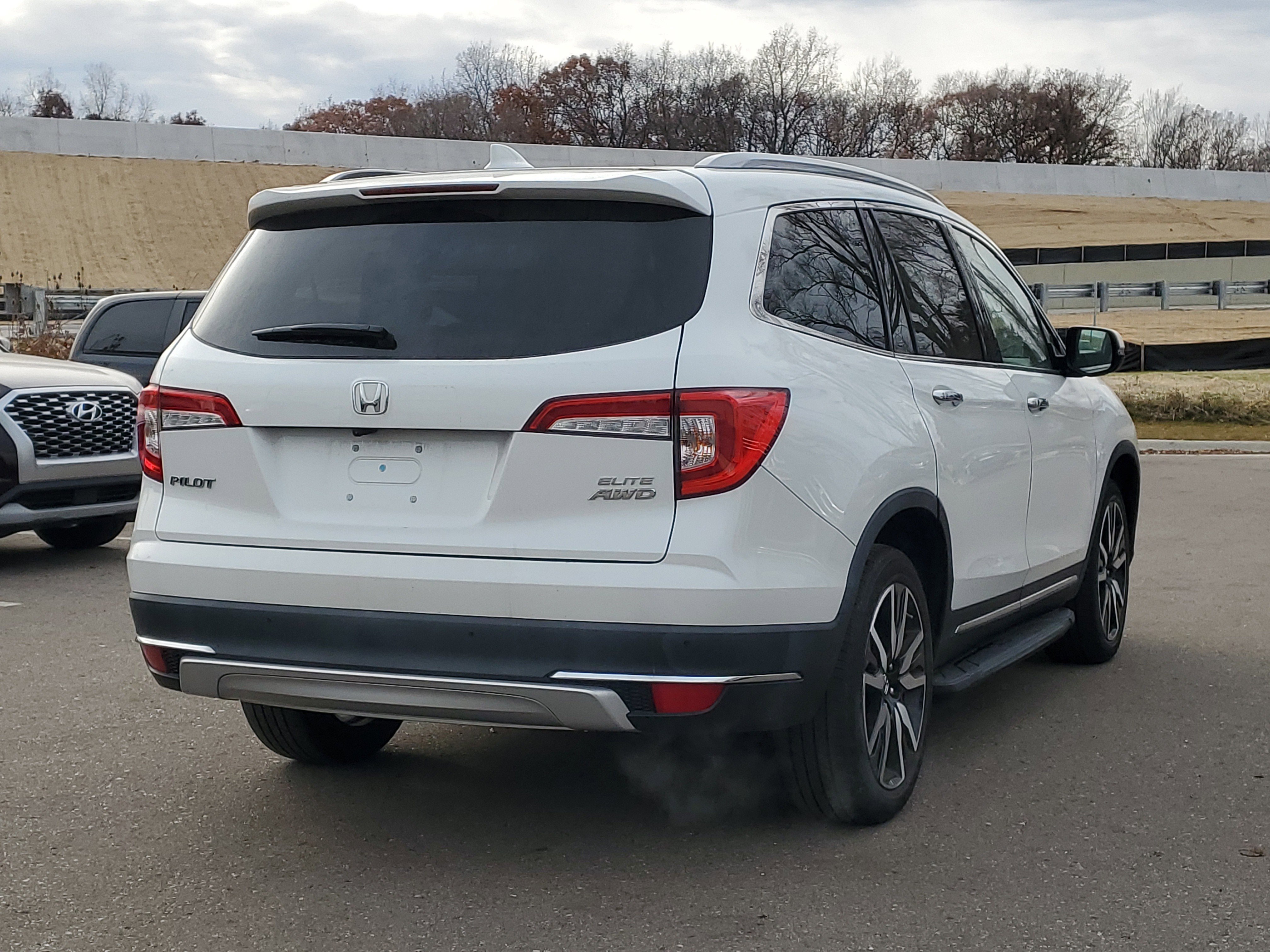 Certified 2022 Honda Pilot Elite image 3
