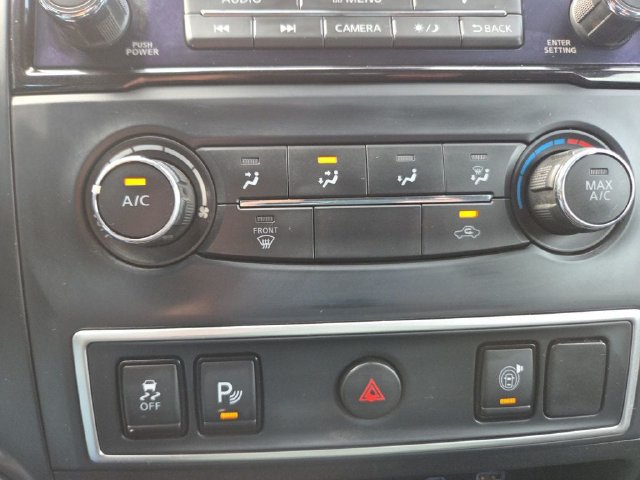 Used 2023 Nissan Titan S AWD/4WD image 32