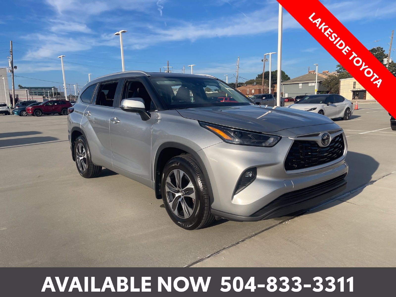Used 2024 Toyota Highlander XLE FWD image 7