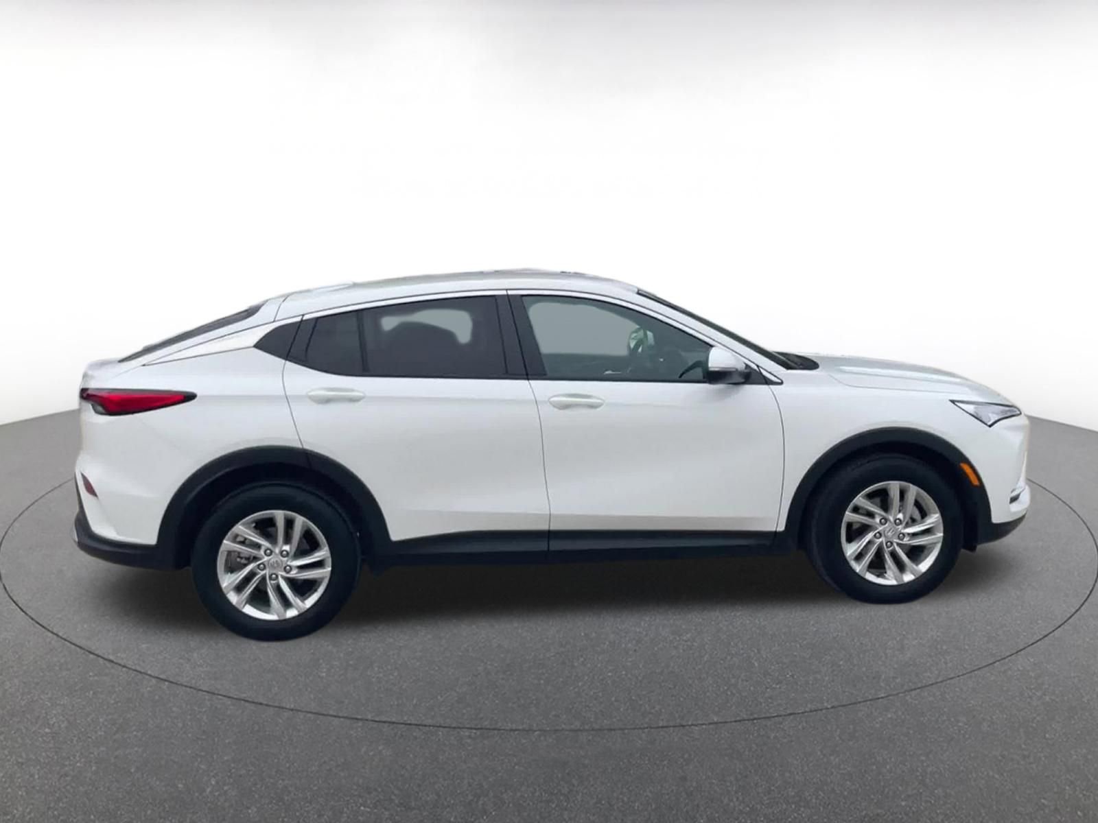 Used 2025 Buick Envista Preferred image 16