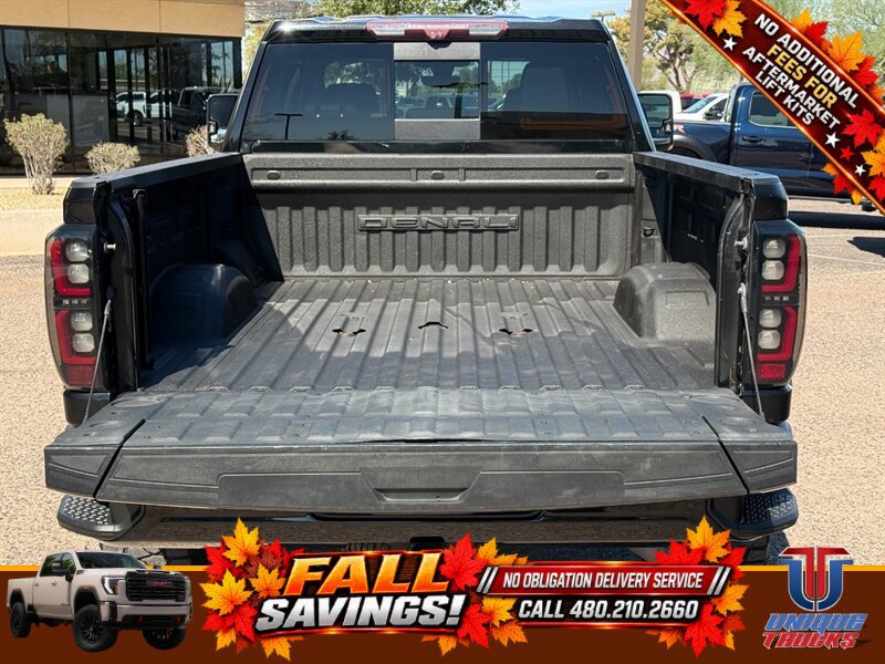 Used 2021 GMC Sierra 2500 Denali w/ Denali Black Diamond Edition AWD/4WD image 7
