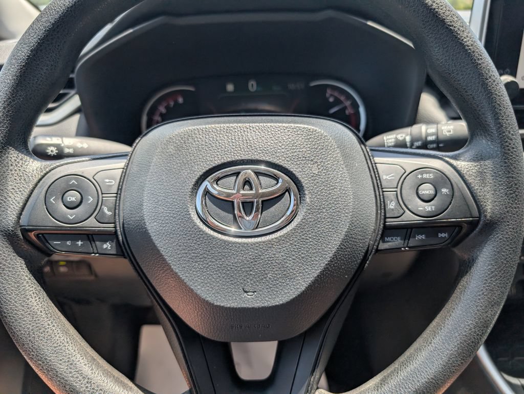 Used 2023 Toyota RAV4 XLE FWD image 20