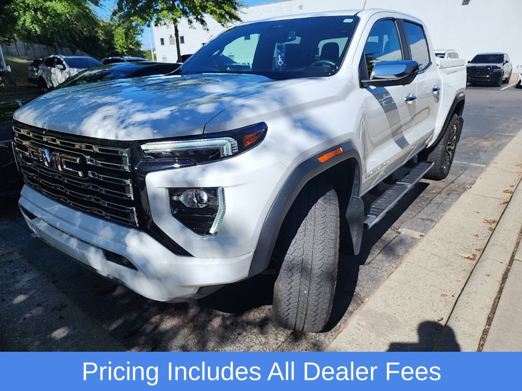 Used 2025 GMC Canyon Denali AWD/4WD image 3