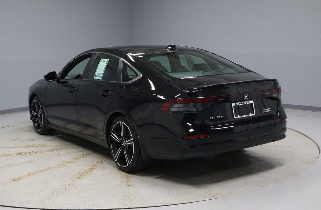 Used 2024 Honda Accord Sport image 8