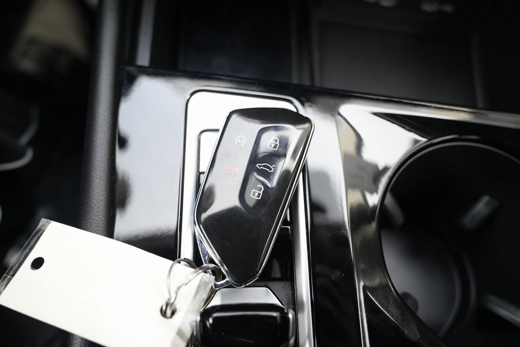 Used 2024 Volkswagen Atlas SE image 61