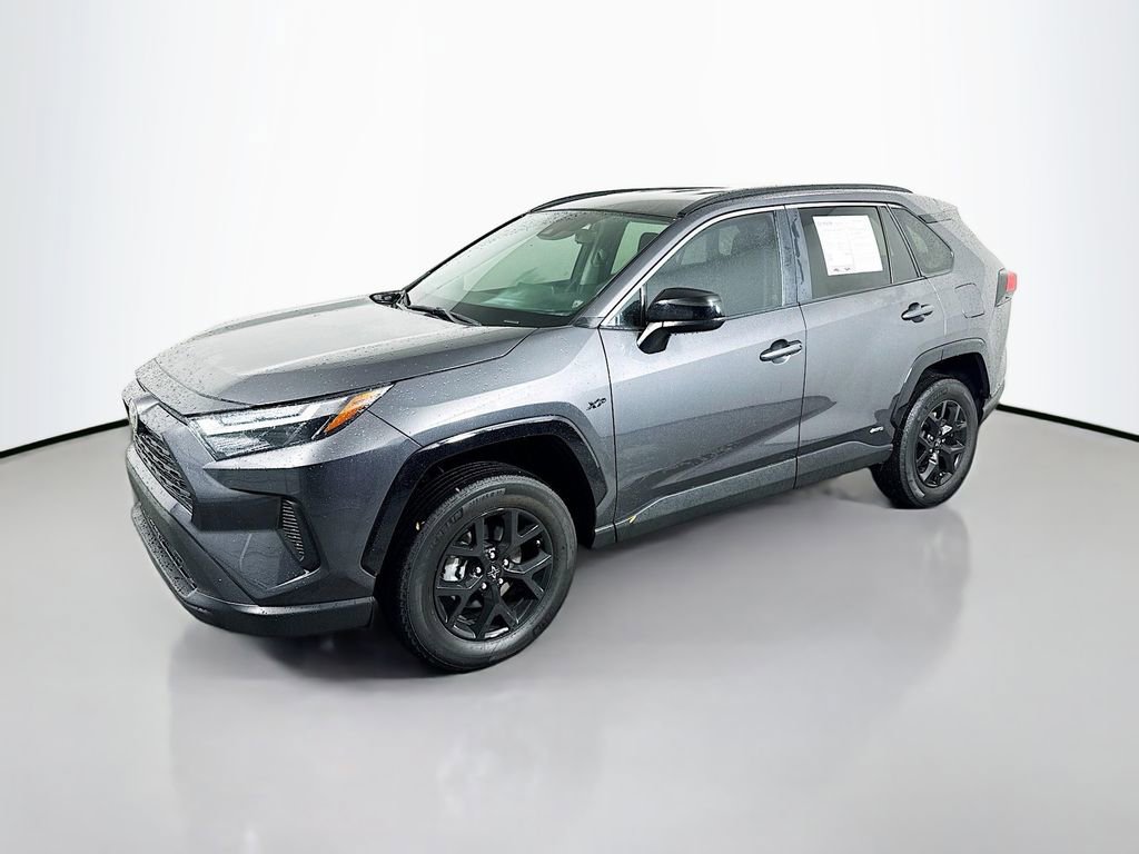 Used 2025 Toyota RAV4 LE image 3