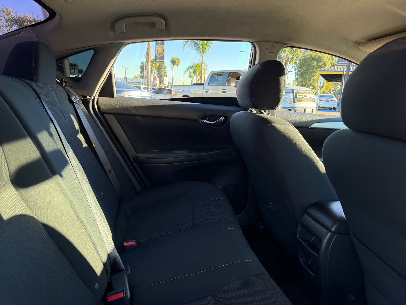 Used 2016 Nissan Sentra S image 17