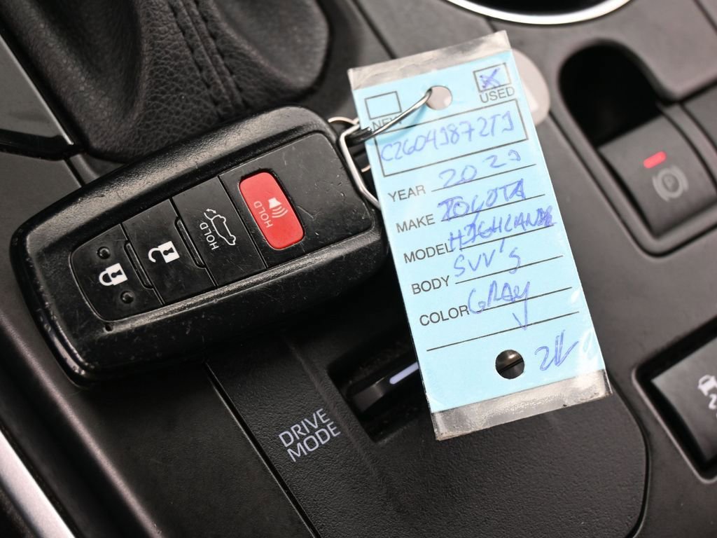 Used 2021 Toyota Highlander XLE FWD image 24