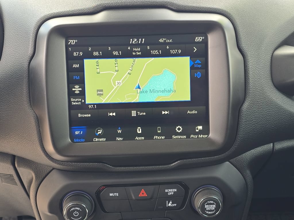 Used 2023 Jeep Renegade Latitude AWD/4WD image 21