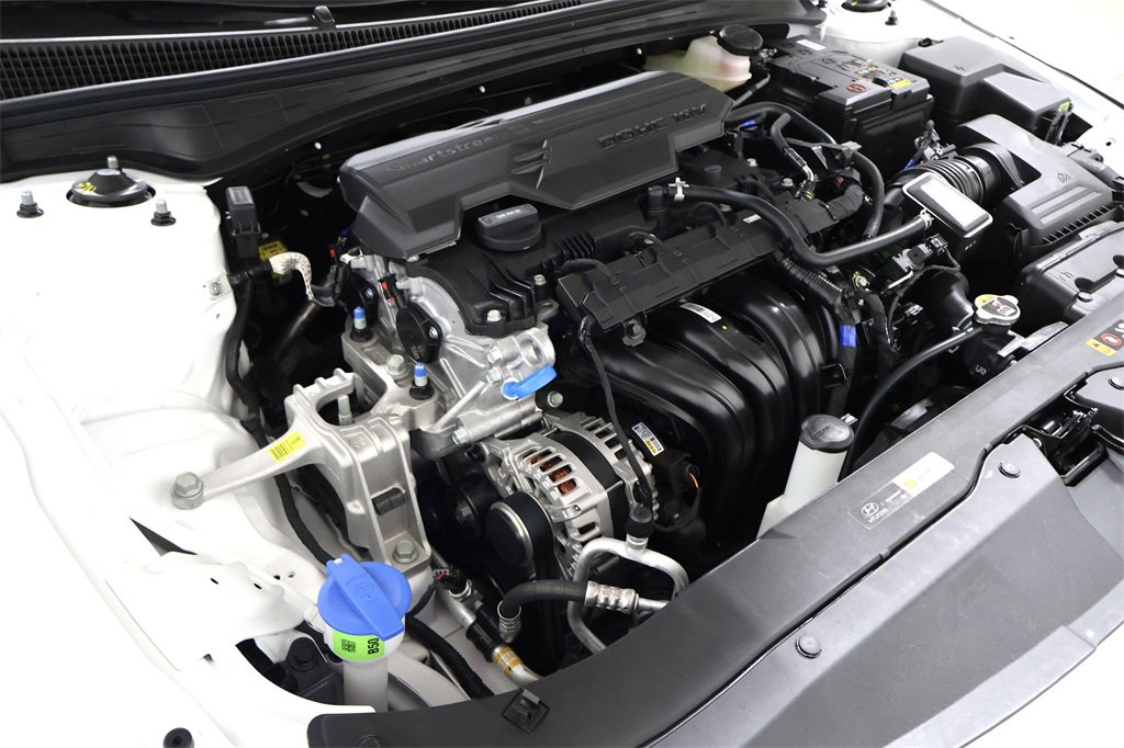 Used 2025 Hyundai Elantra Sport image 28