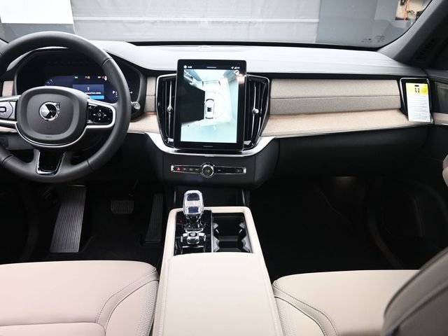 New 2026 Volvo XC90 T8 Plus w/ Protection Package Premier image 9
