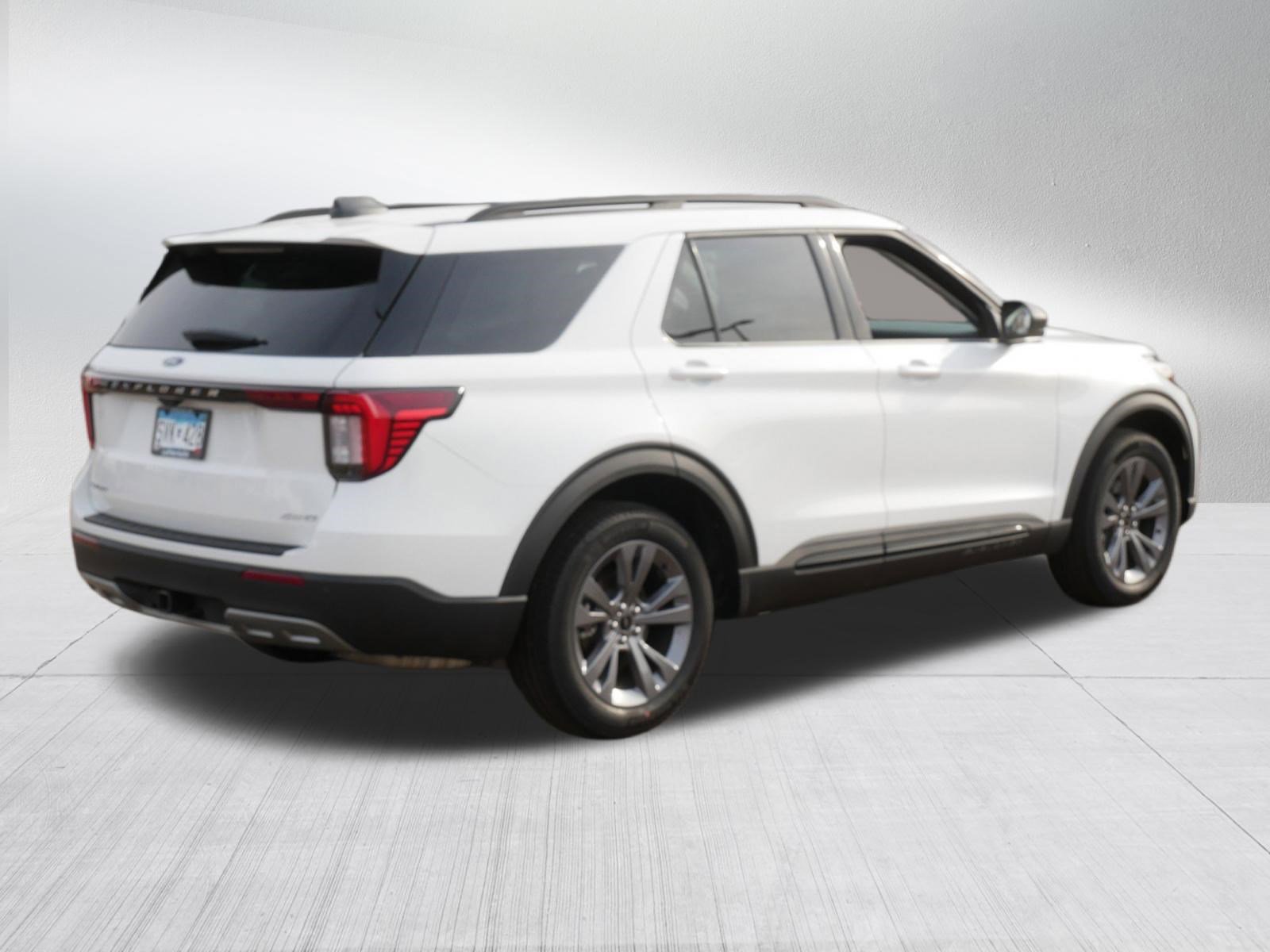 Used 2026 Ford Explorer Active w/ Active Comfort Package image 7