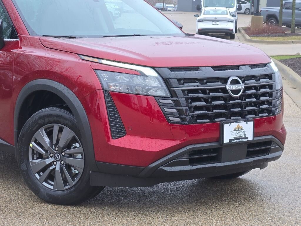 New 2026 Nissan Pathfinder SV w/ SV Premium Package image 2