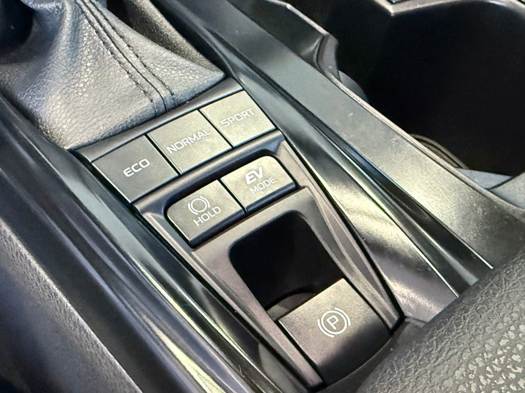 Certified 2025 Toyota Camry SE image 31