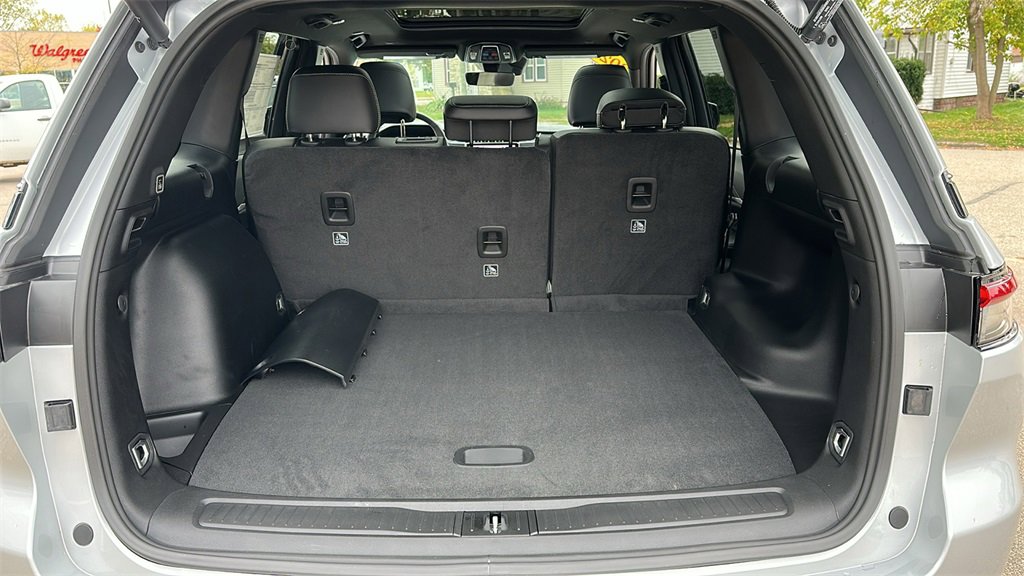 New 2025 Jeep Grand Cherokee Limited w/ Black Appearance Package image 28