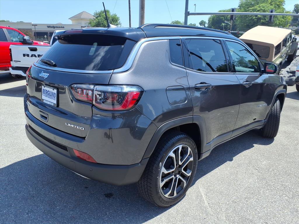 Used 2023 Jeep Compass Limited AWD/4WD image 4