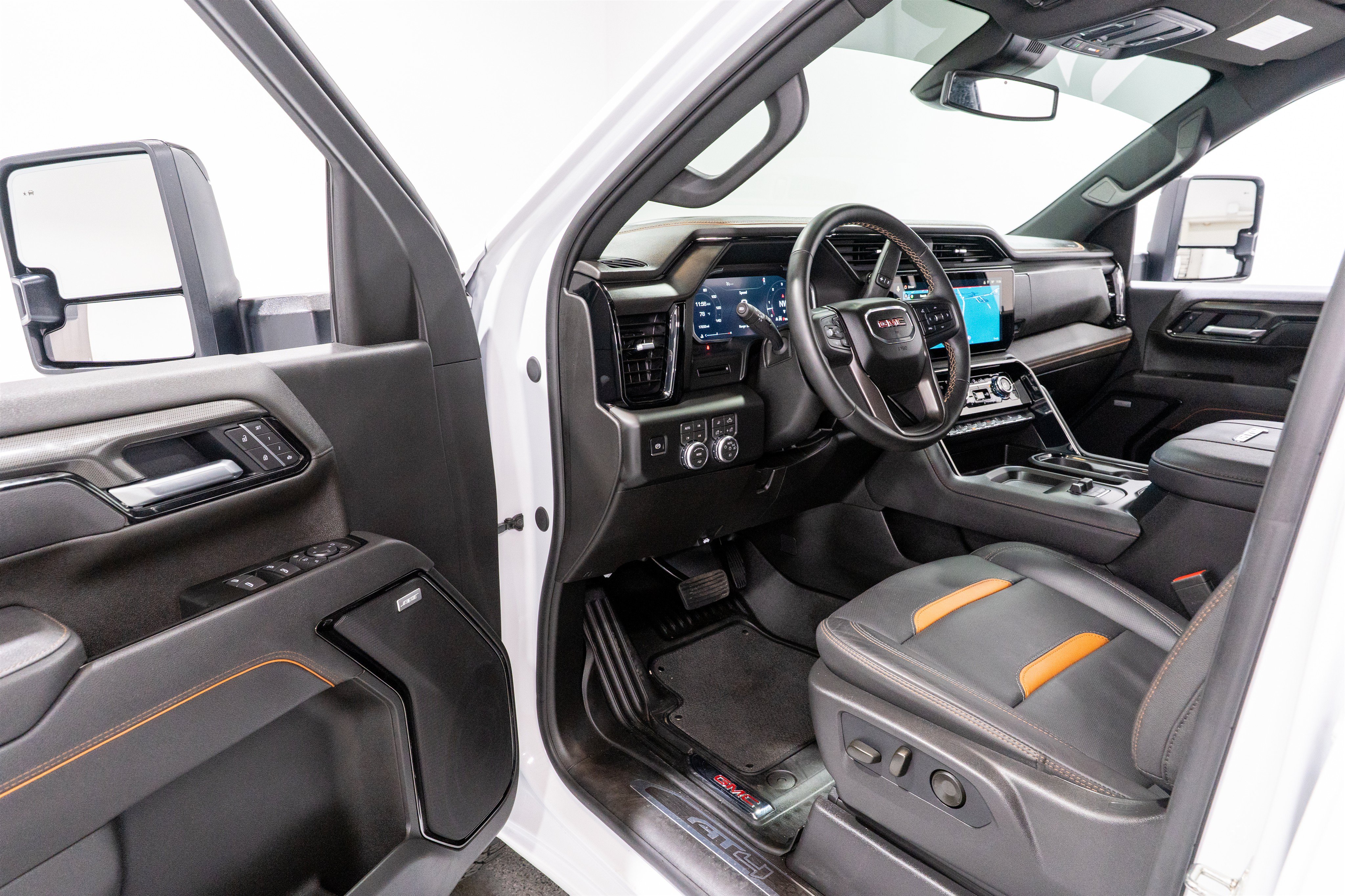 Used 2026 GMC Sierra 2500 AT4 AWD/4WD image 13