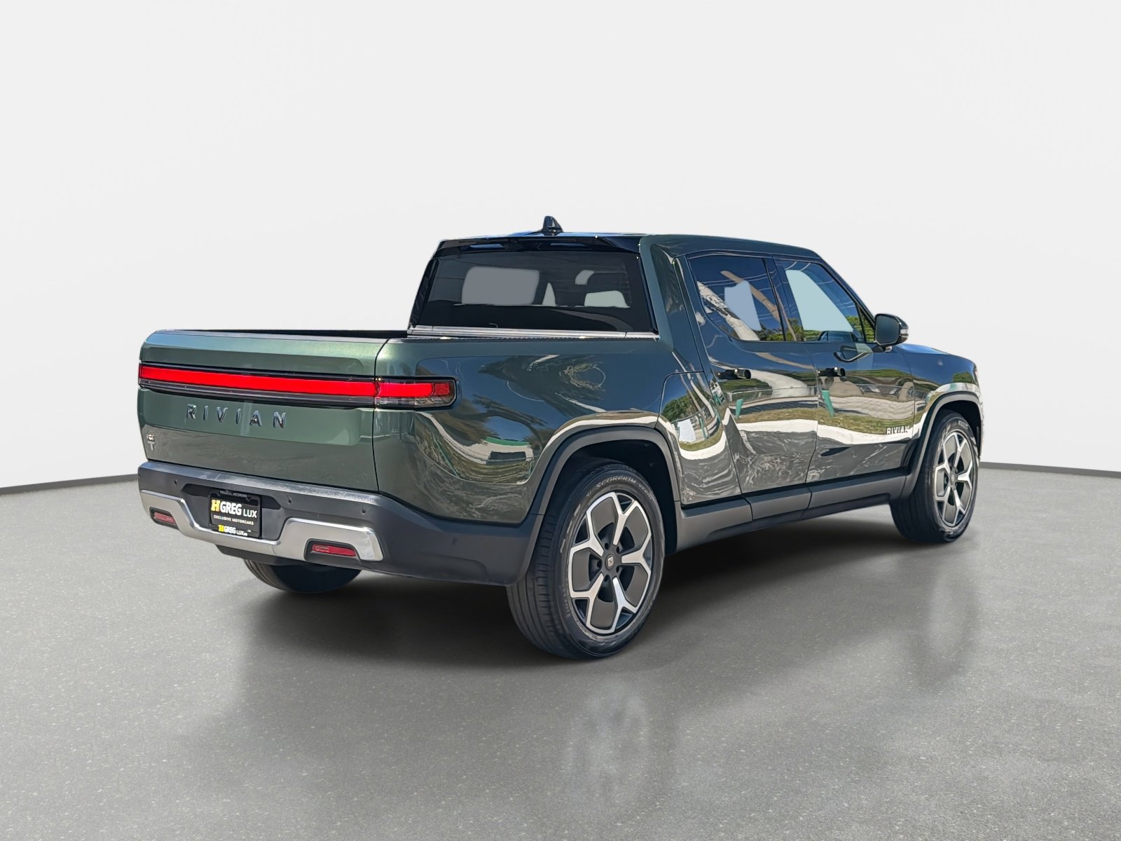 Used 2024 Rivian R1T Adventure image 3