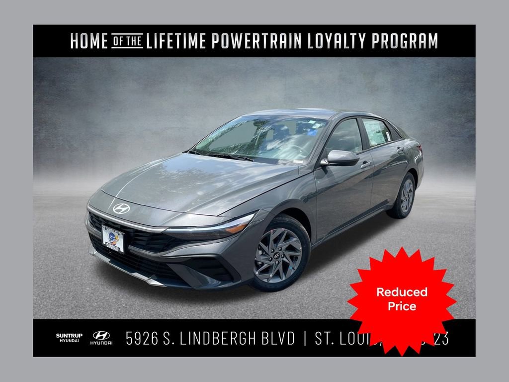 Used 2025 Hyundai Elantra Blue image 1