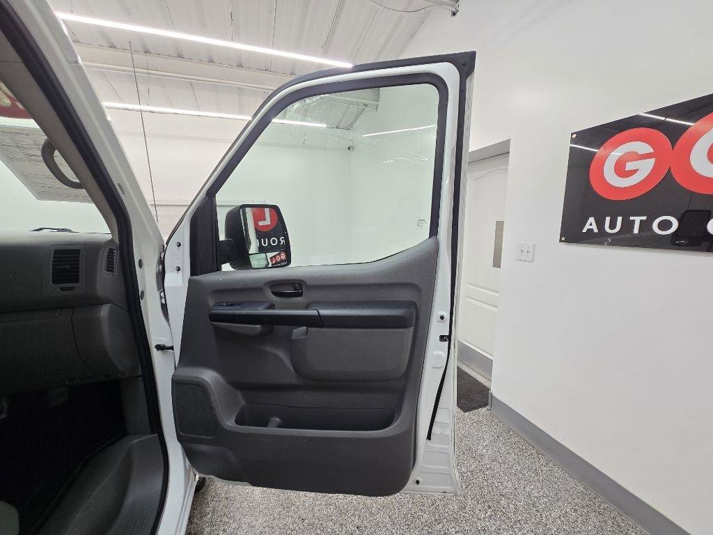Used 2021 Nissan NV 2500 S RWD image 22