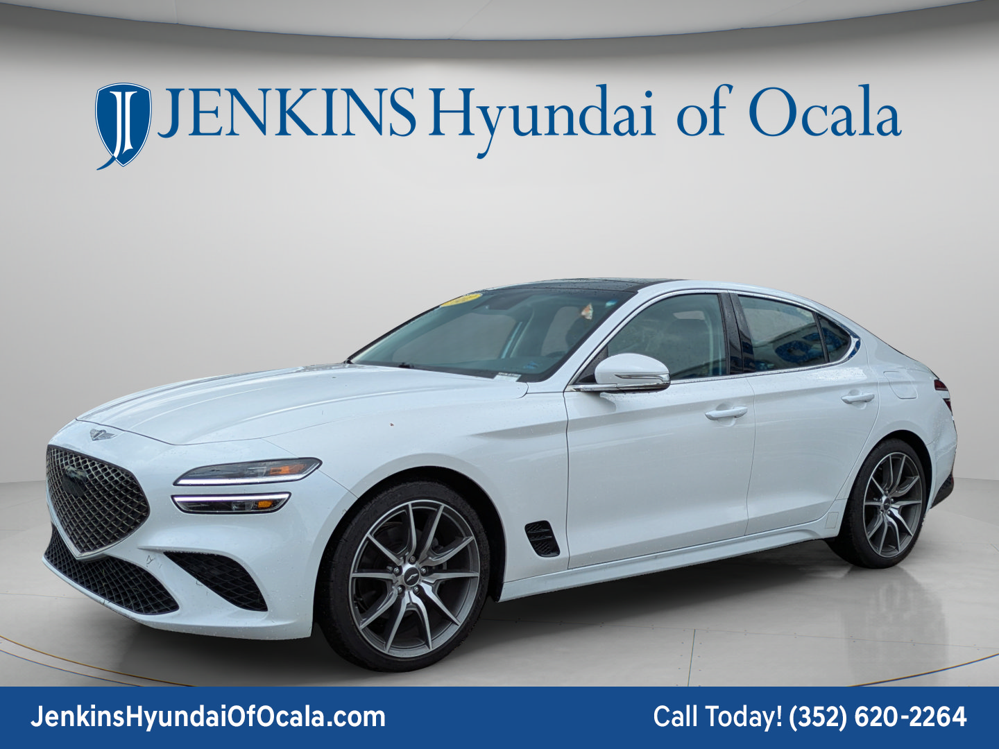 Used 2022 Genesis G70 2.0T w/ Prestige Package RWD image 7