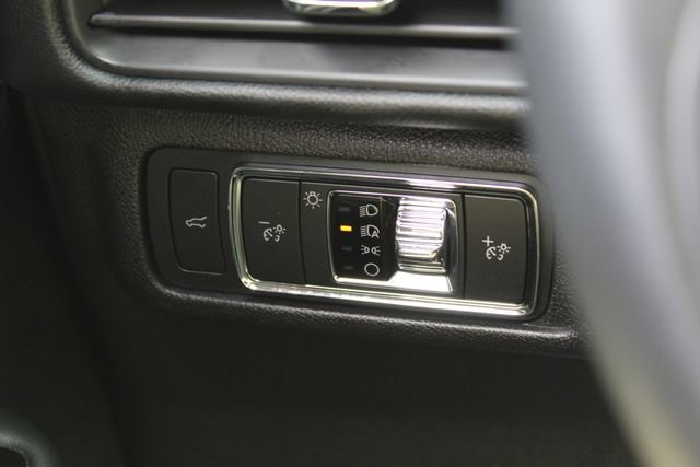 Certified 2022 Lincoln Corsair AWD w/ Equipment Group 101A image 21