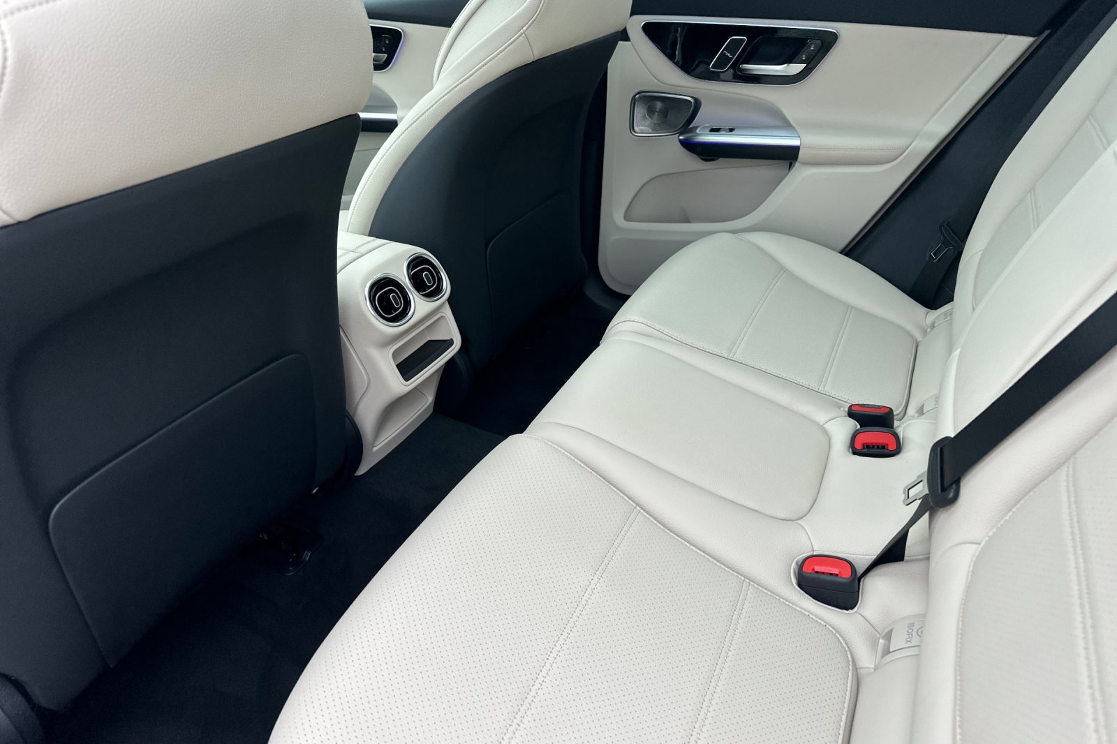 New 2026 Mercedes-Benz GLC 300 4MATIC image 12