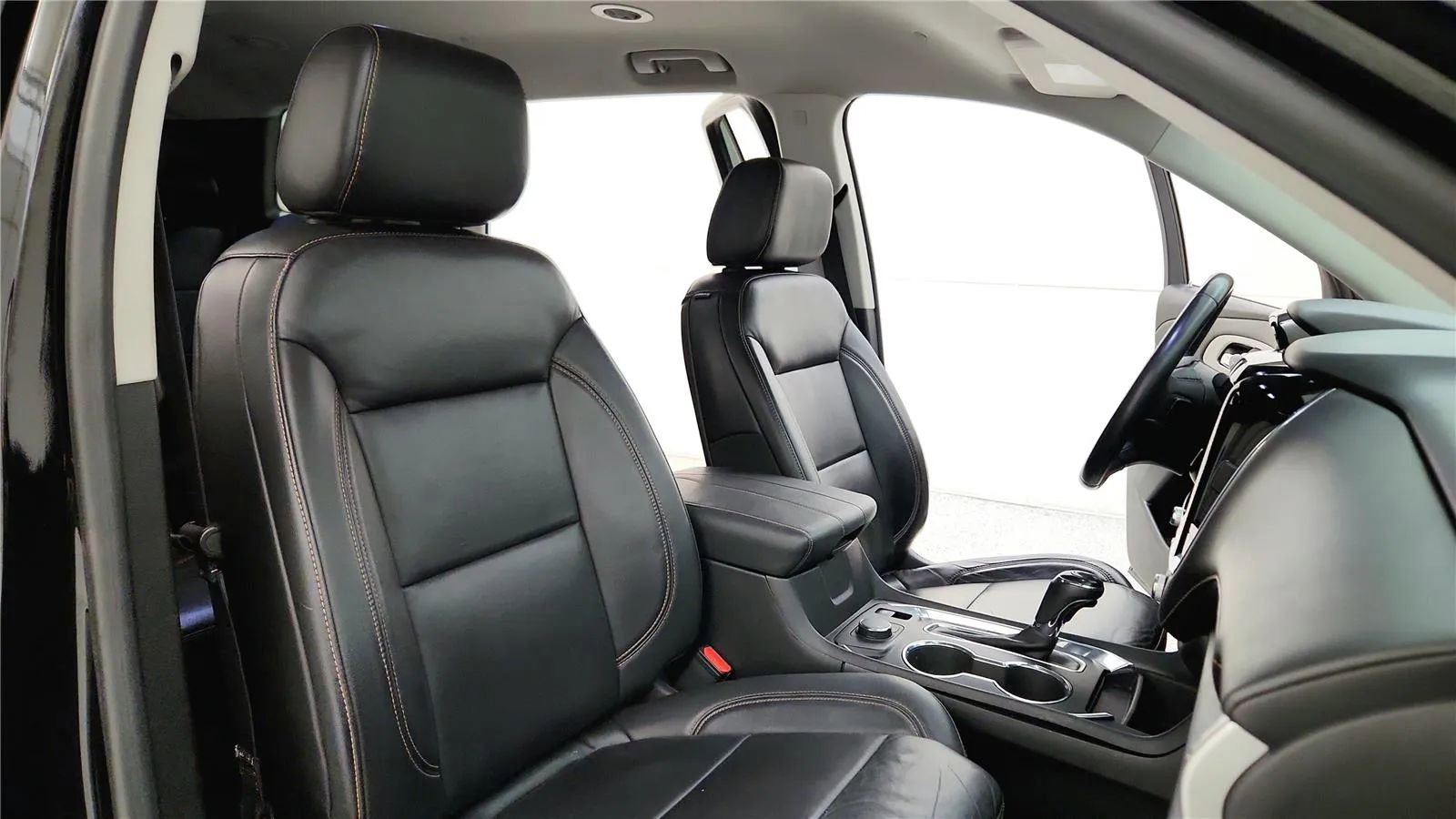 Used 2018 Chevrolet Traverse LT image 41