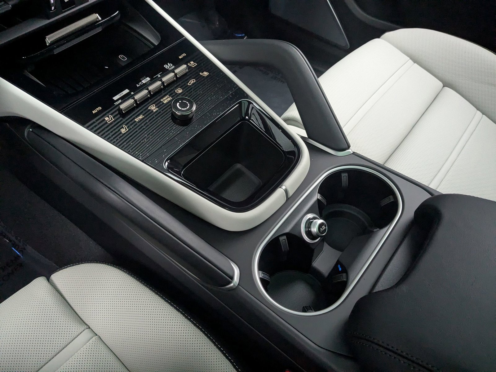 New 2026 Porsche Cayenne Turbo image 21