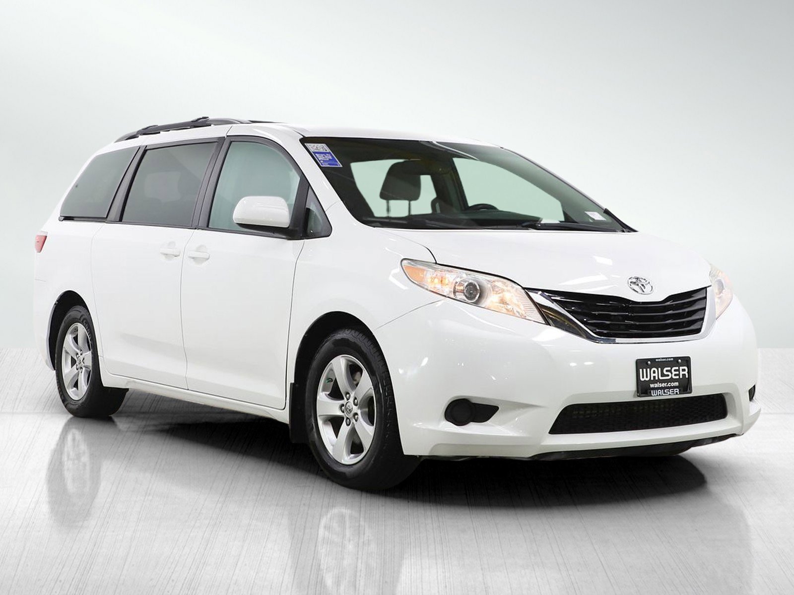 Used 2017 Toyota Sienna LE image 7