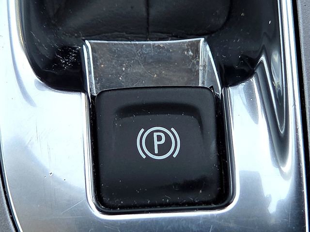 Used 2025 Chevrolet Malibu LT FWD image 21