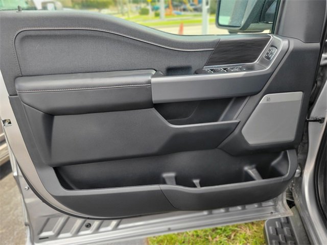 New 2025 Ford F150 Lightning Lariat image 16