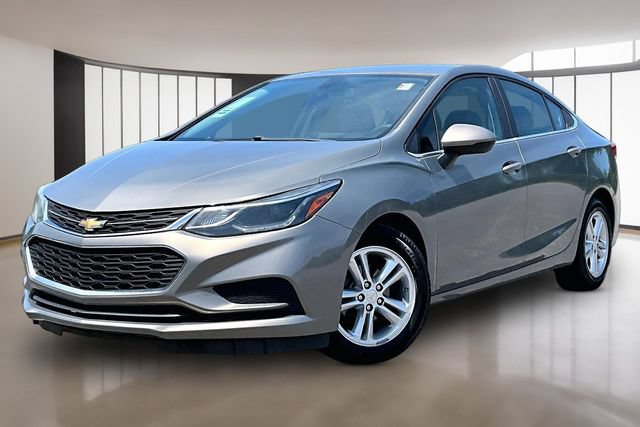Used 2017 Chevrolet Cruze LT FWD image 1