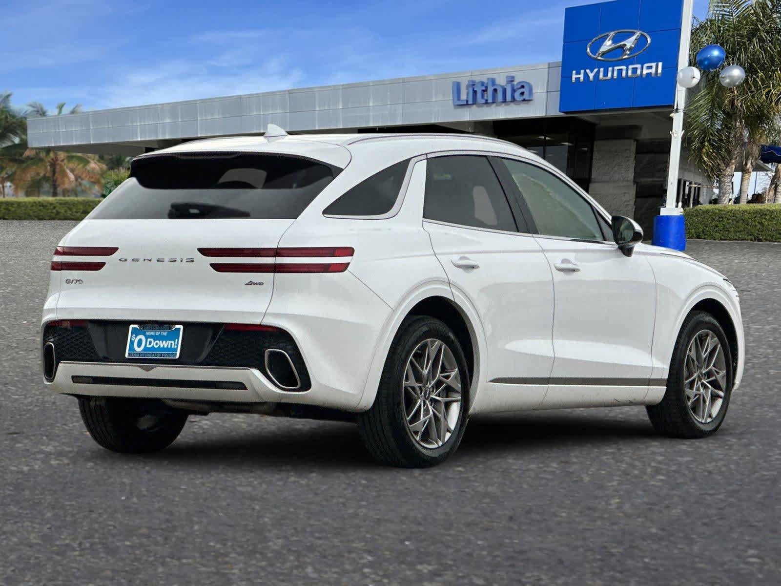 Used 2025 Genesis GV70 2.5T AWD/4WD image 3