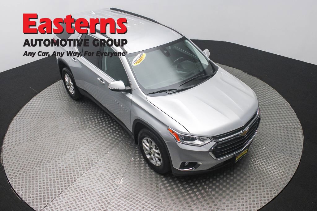 Used 2021 Chevrolet Traverse LT image 3