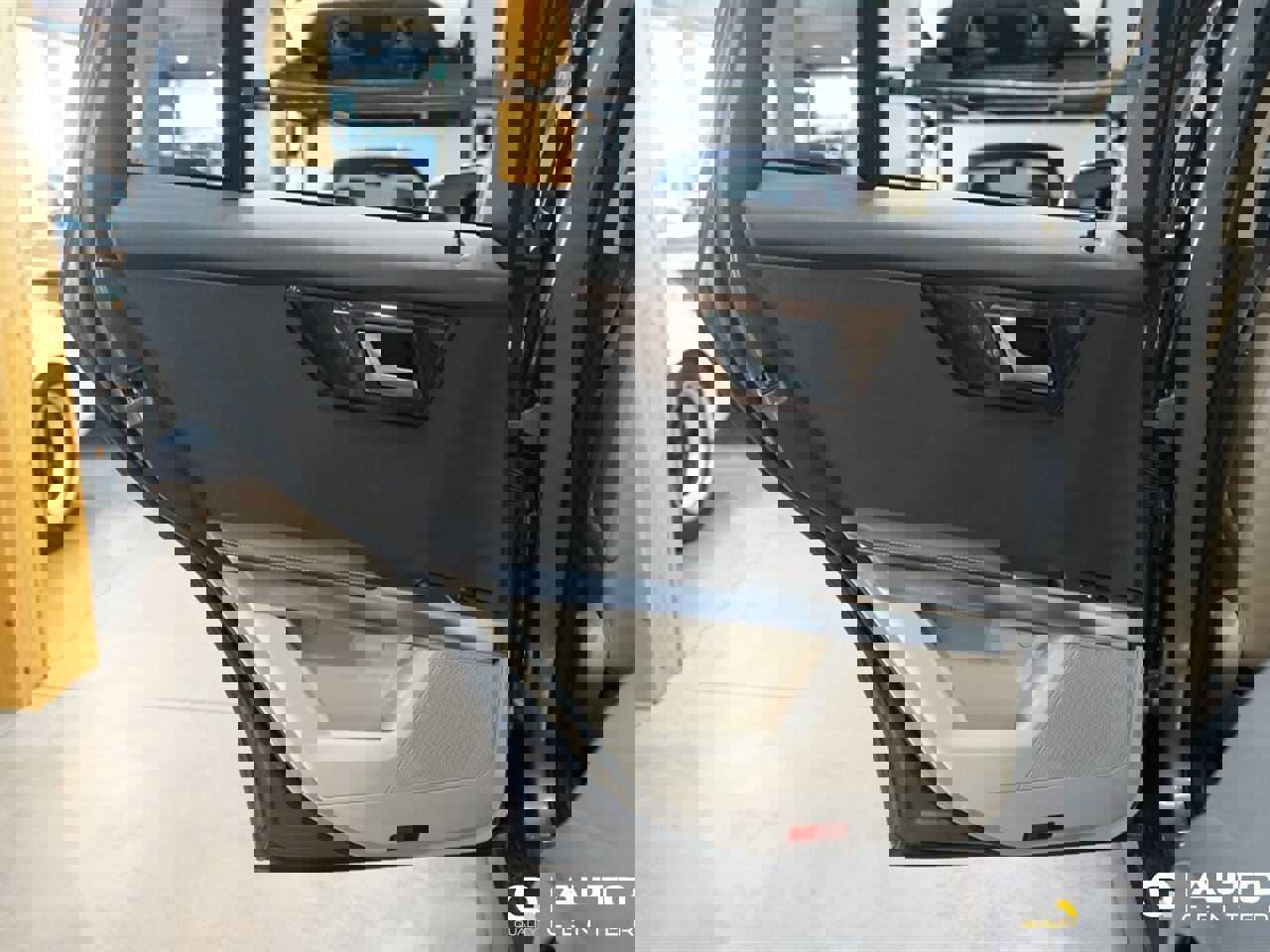 Used 2013 Mercedes-Benz GLK 350 4MATIC image 21