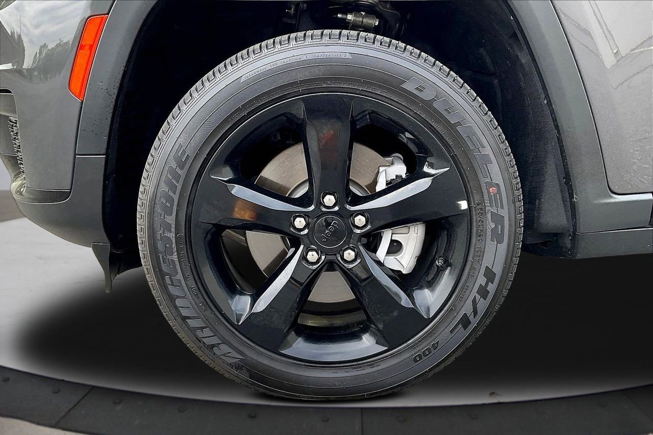 Certified 2025 Jeep Grand Cherokee L Altitude image 35